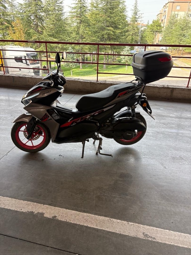 Temiz Sıfır Ayarında! Uygun Fiyata! LS2 Kask Hediyeli!