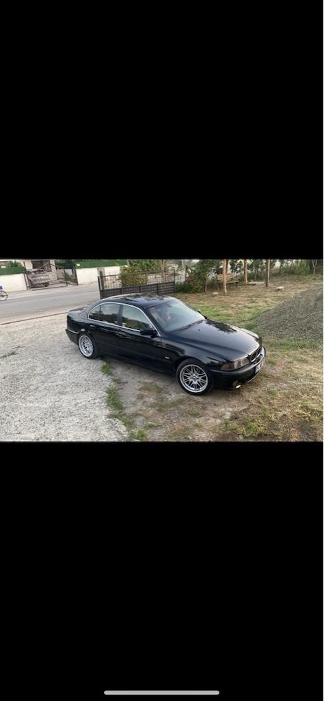 BMW 520I