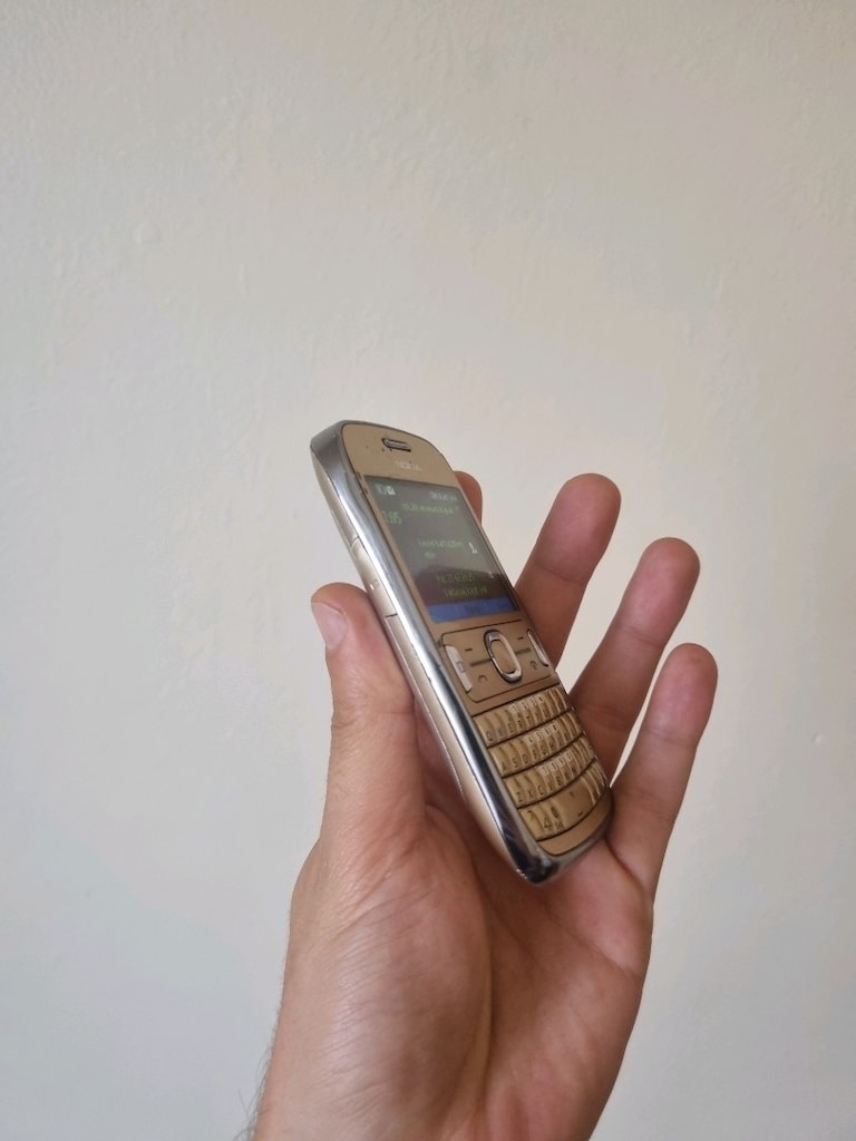 Nokia 302 Gold Aktif - 3