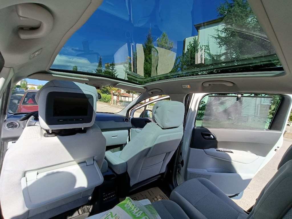 7 kişilik otomobil AİLE ARACİ Peugeot 5008 - 17