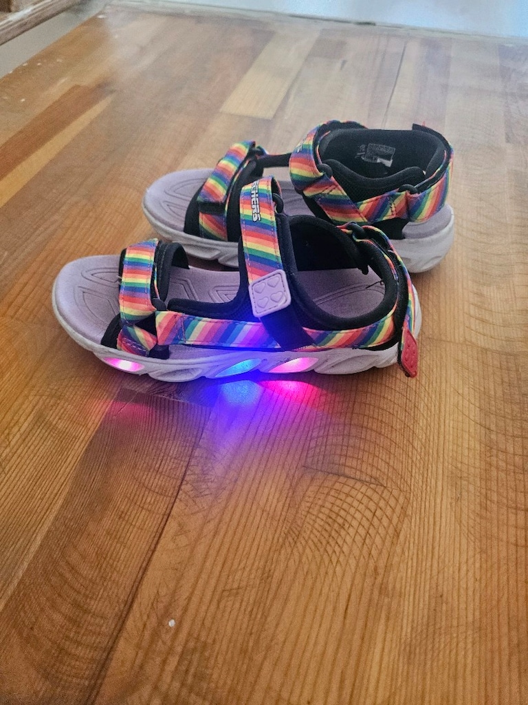 Skechers ışıklı sandalet - 5