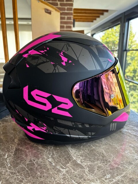 LS2 II RAPID PEMBE M BEDEN HİÇ KULLANILMAMIŞ KAPALI KASK ACİL SATILIK!