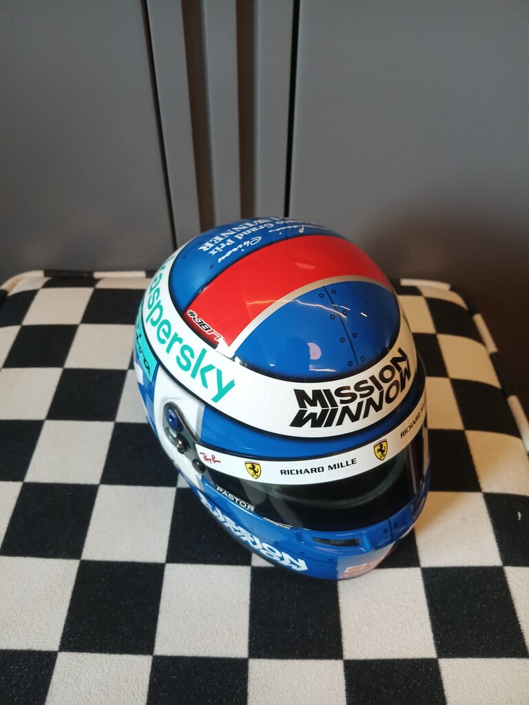 Leclerc 2021 Monaco Ferrari Formula 1 F1 1:2 Model Kask - 4