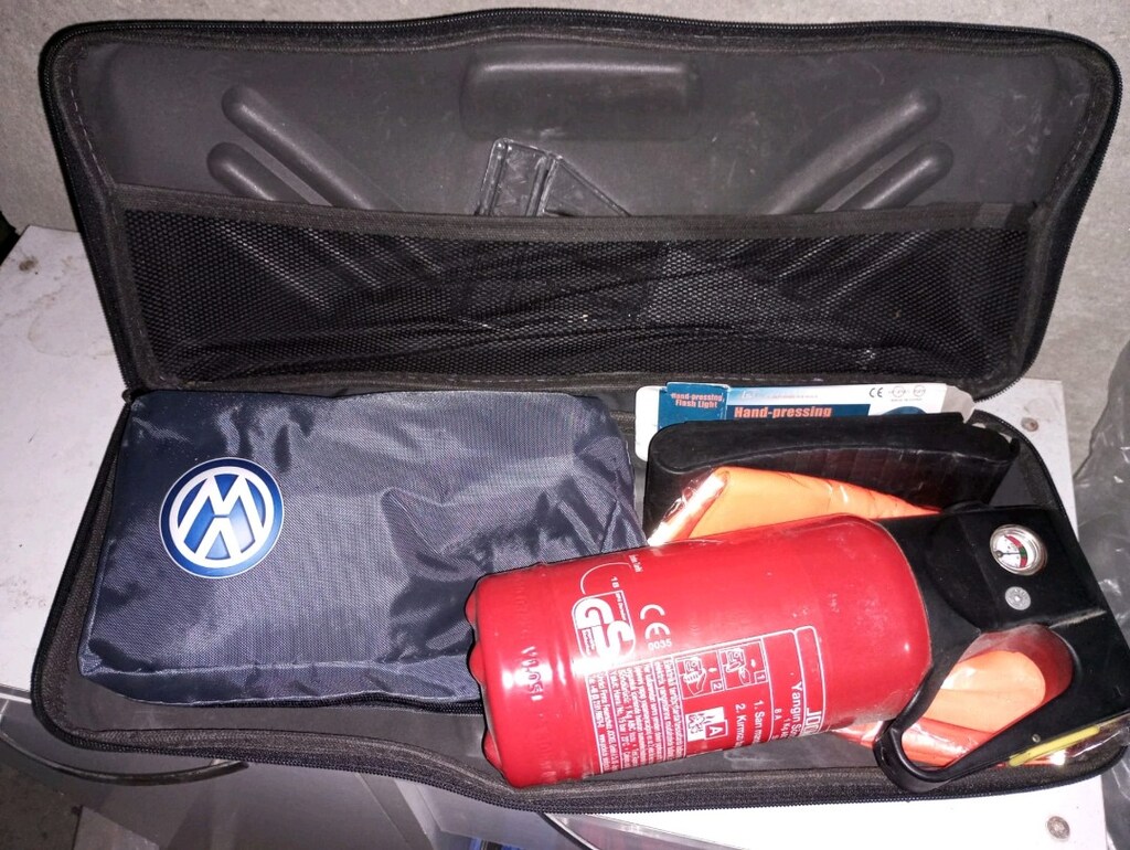 VOLKSWAGEN İLK YARDIM KİTİ TÜPLÜ TİP - 2
