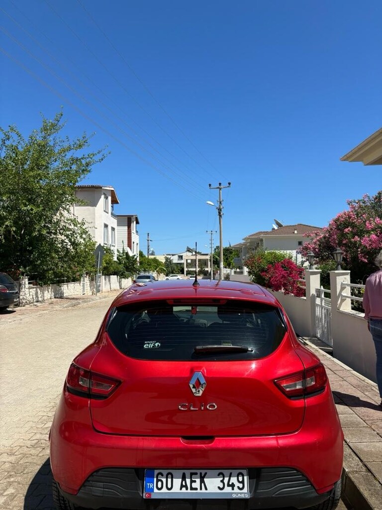 Kırmızı Renault clio düşük km - 2