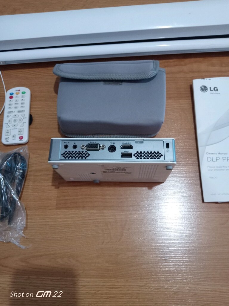 LG projeksiyon cihazı ve projeksiyon perdesi 180*200 - 3
