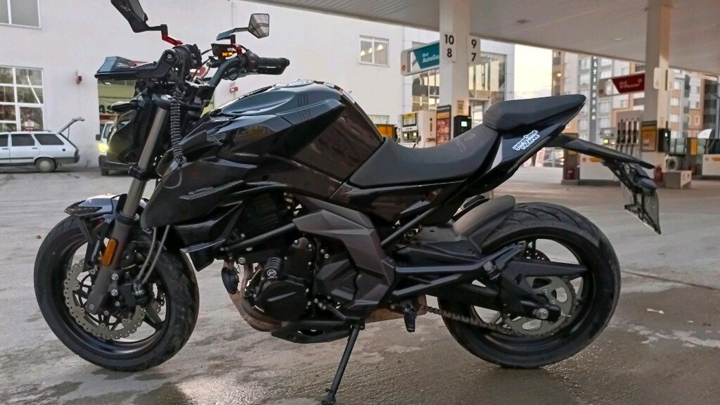 Eşi benzeri yok TR de TEK 650NK 2023 model 12 bin km - 12