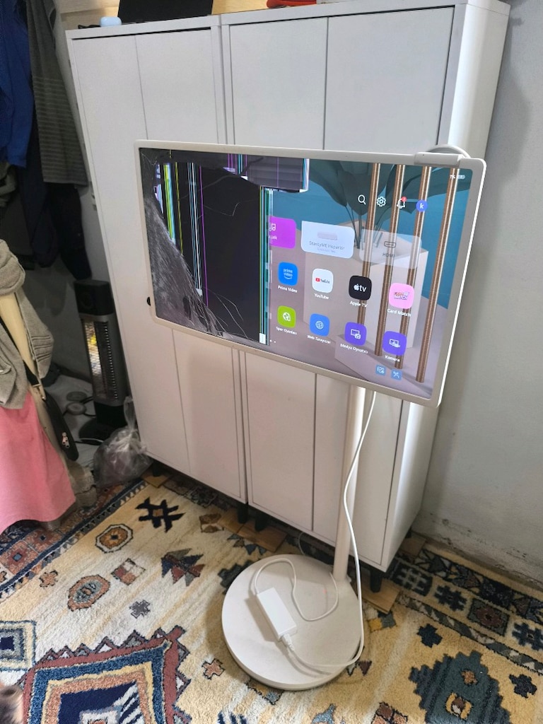 LG TV - 2