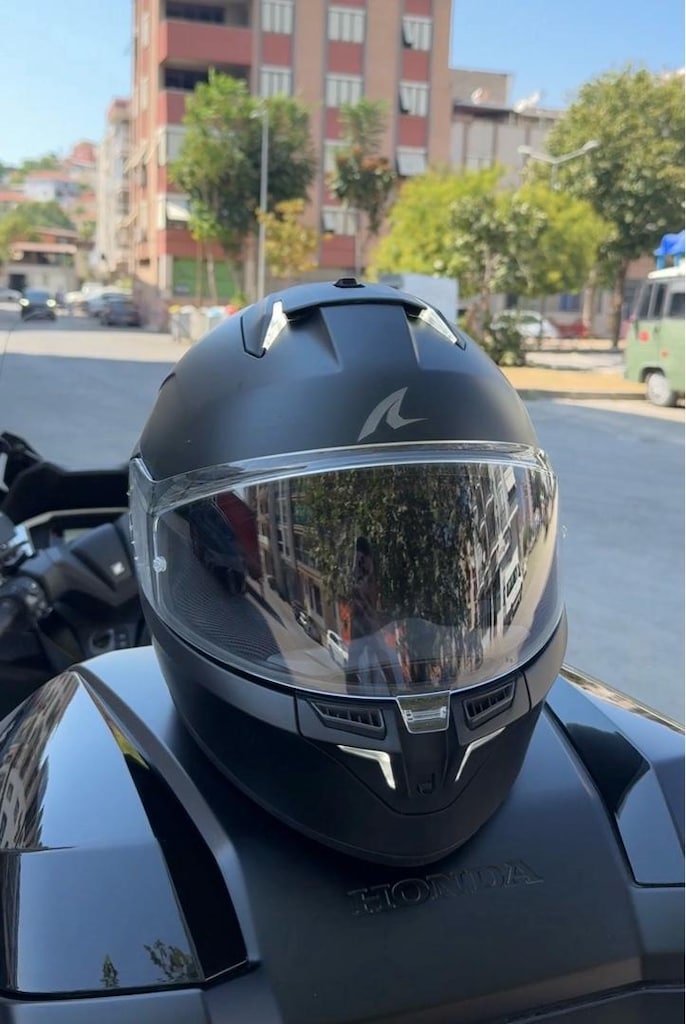 SIFIRDAN FARKSIZ SHARK RIDILL MAT SİYAH KASK (1 Aylık) - 2