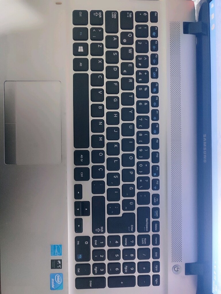 Samsung laptop - 3