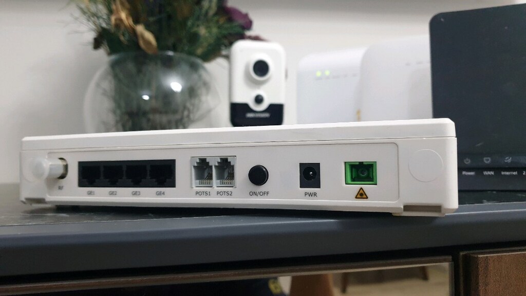 Tr de Tek Ericsson T076G Router Modem Gpon - 3