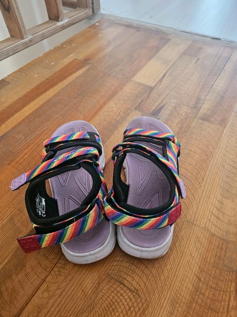 Skechers ışıklı sandalet - 2