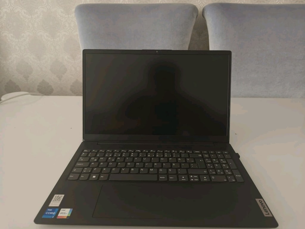 LENOVO V15 G3 i7-1255U - 2