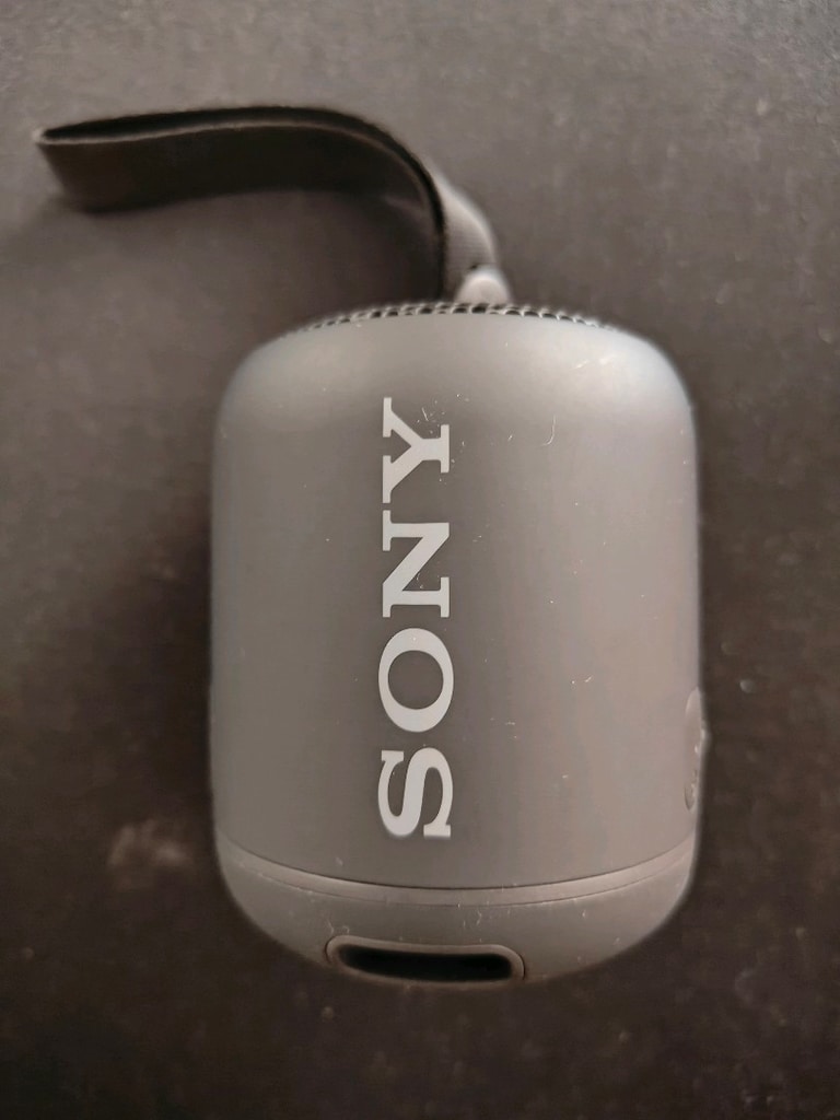 Sony SRS-XB12 Bluetooth Hoparlör - IP67 Su/Toz Geçirmez - Temiz / Soru