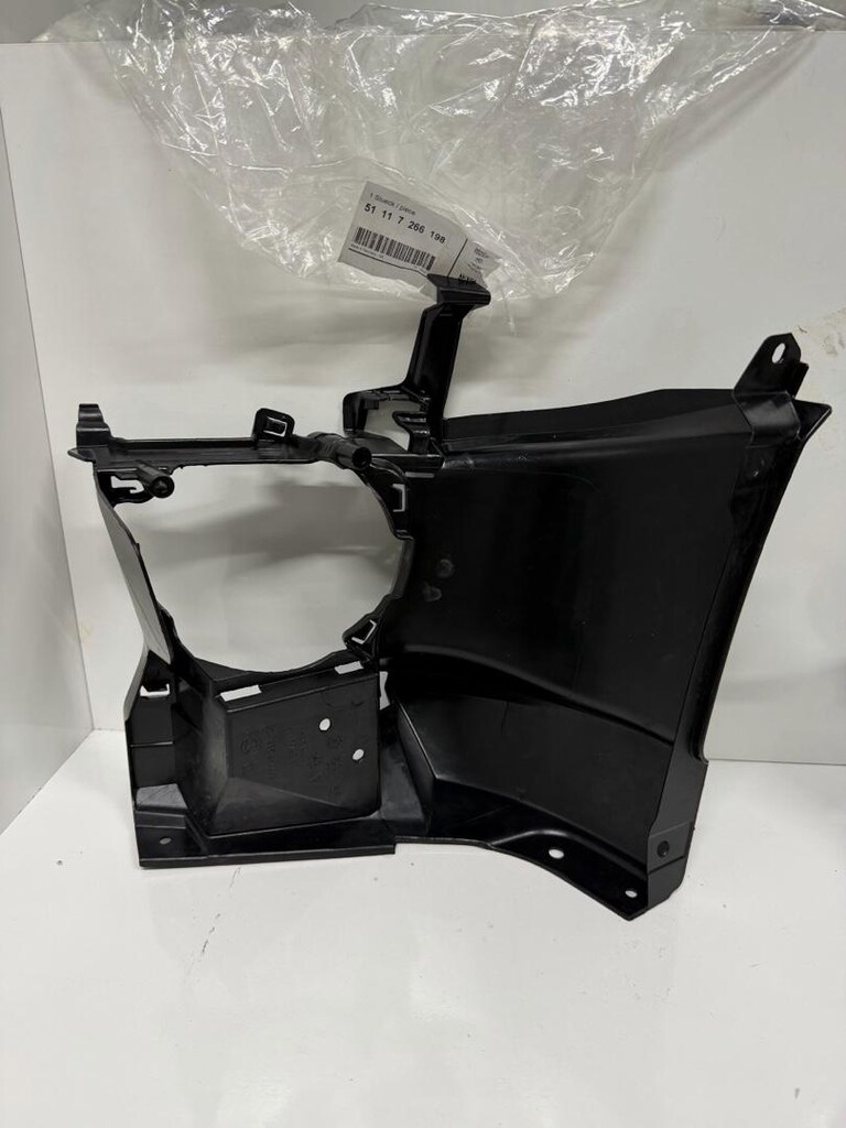 BMW F30 sağ sis far yuvası sıfır orjinal 51117266198 - 2