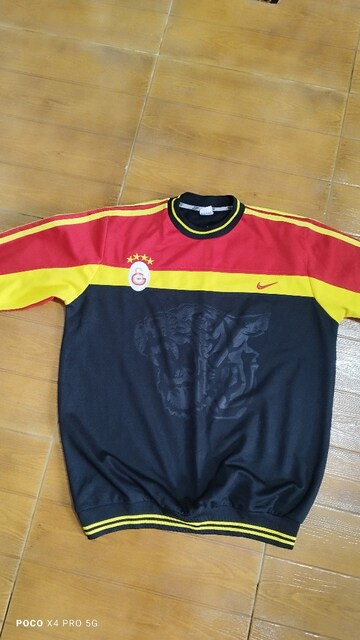 #Nike Galatasaray içi polarlı sweat.Eni çekilince 57 Boy 68???