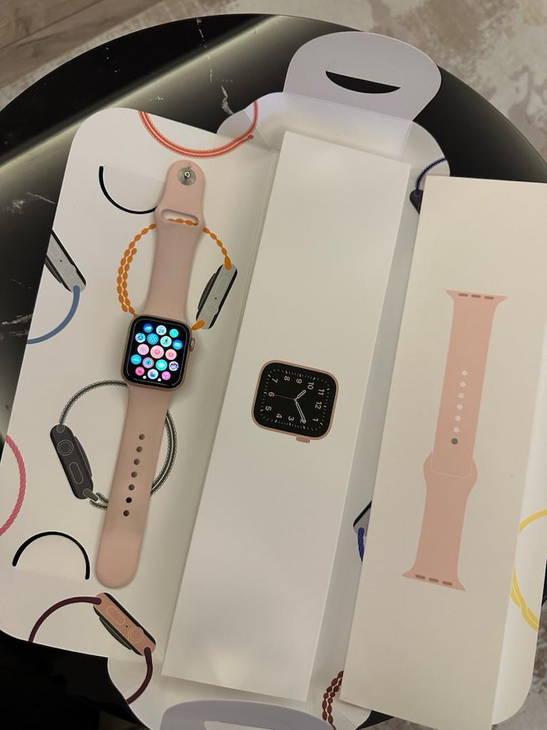 Apple Watch SE 40 MM Çok temiz - 2