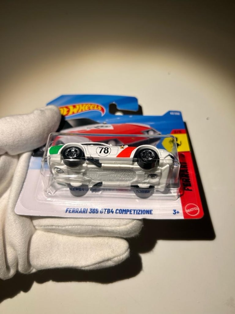 Hot Wheels Ferrari 365 GTB4 - 5