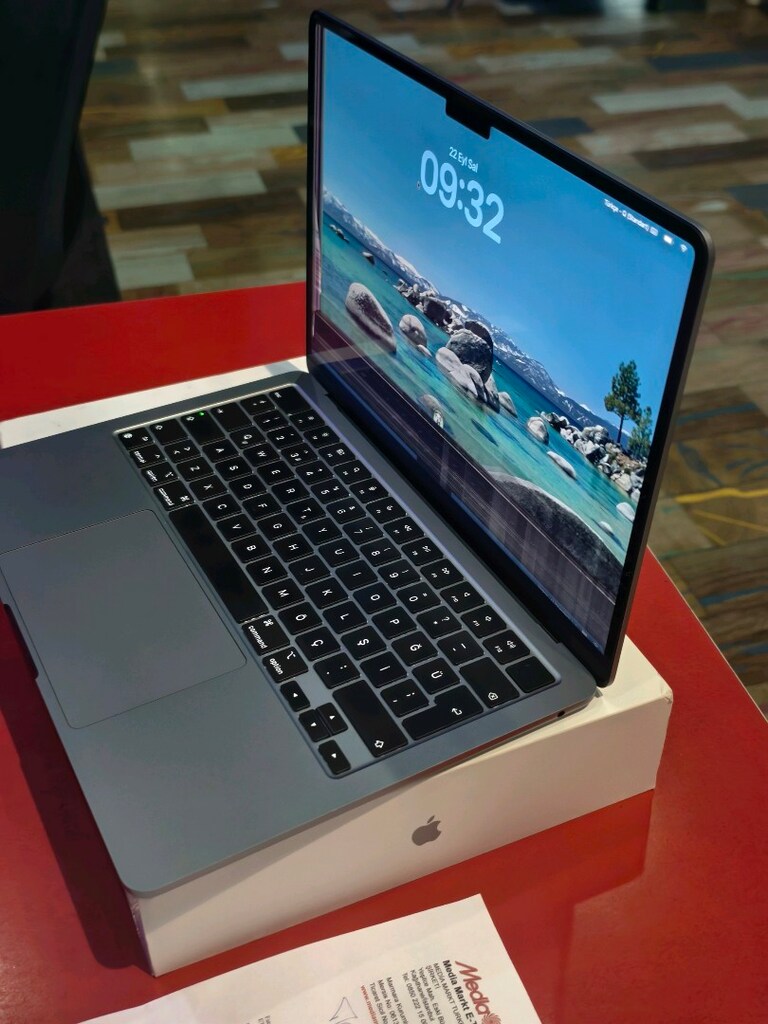 Macbook Air M3 8/256 Ekran Piksel Sorunu Harici Sıkıntısız - 3