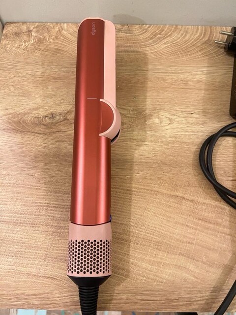 dyson airstrait
