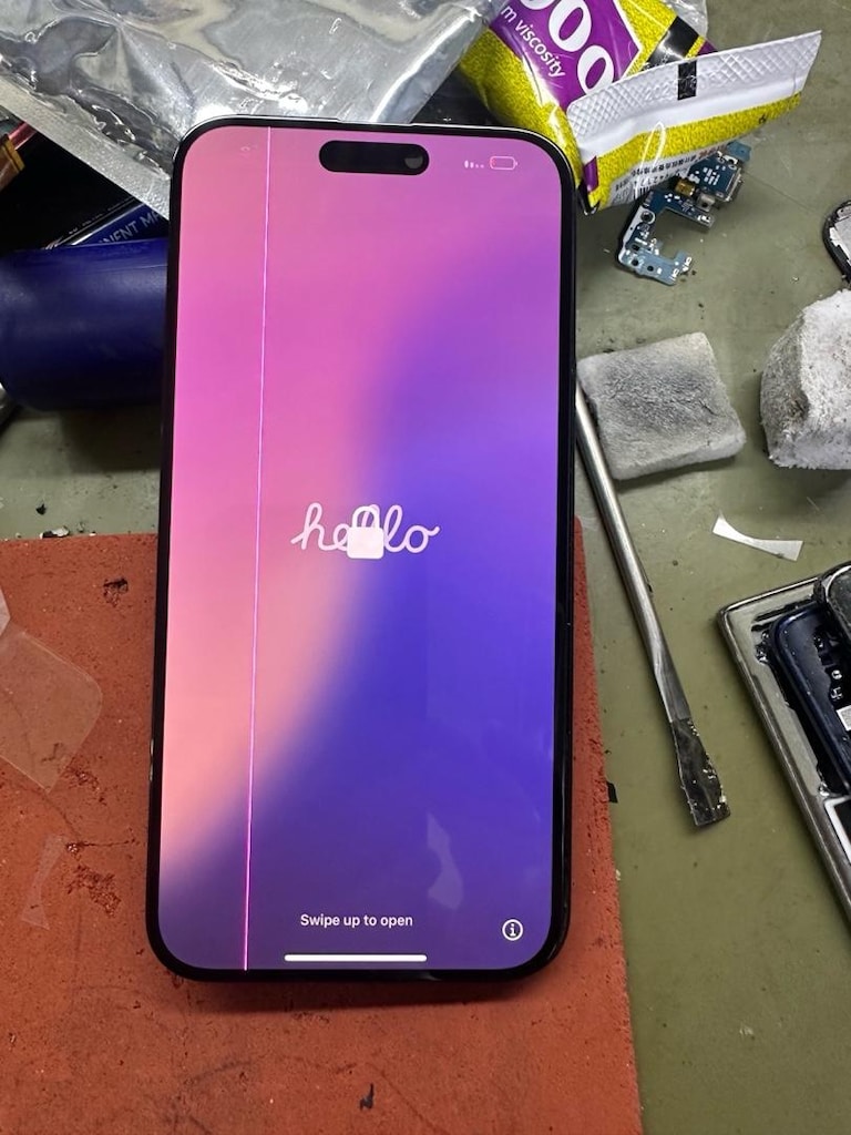 iPhone 15 plas orijinal çizgili ekran - 4