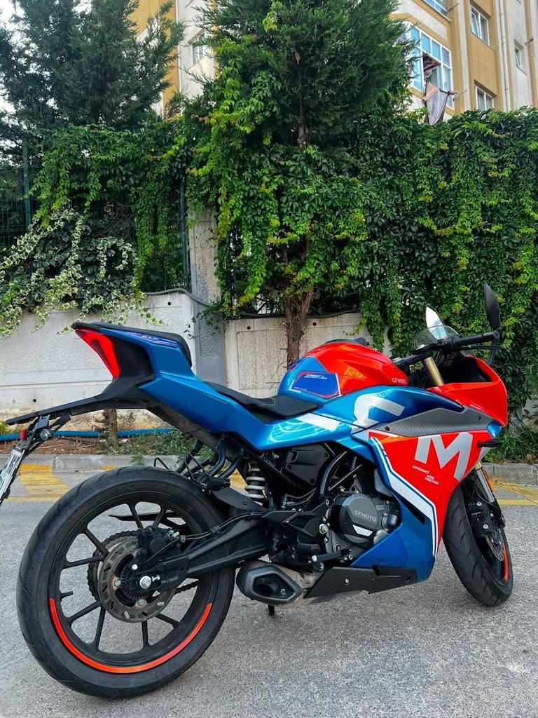 2024 CFMOTO 250SR 5.223 KM | Urban Kilit + 2 Kask - 3