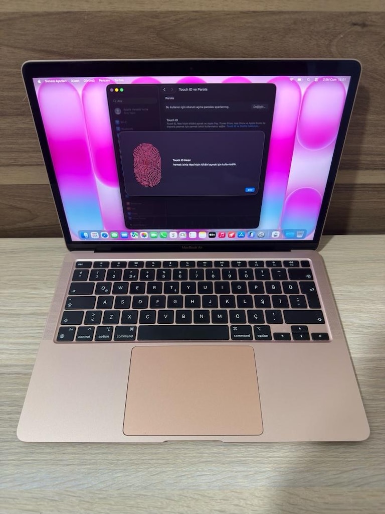 MacBook Air / M1 / 13 inç / 8 GB Ram / 256 GB Ssd - 4