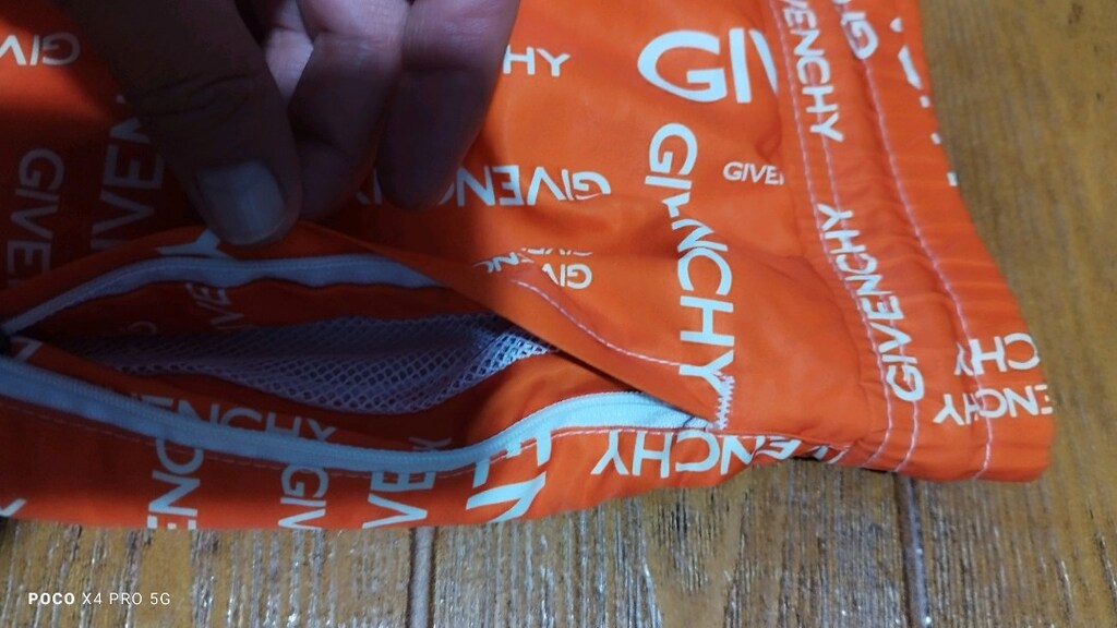 #Givenchy çok ünlü ve pahalı marka şort..Beymende satış fiatı 50 bin - 5