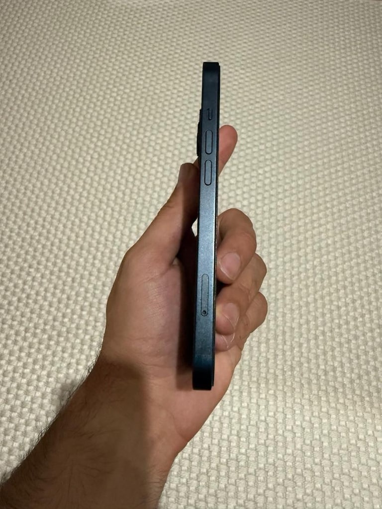 iPhone 13 - 4