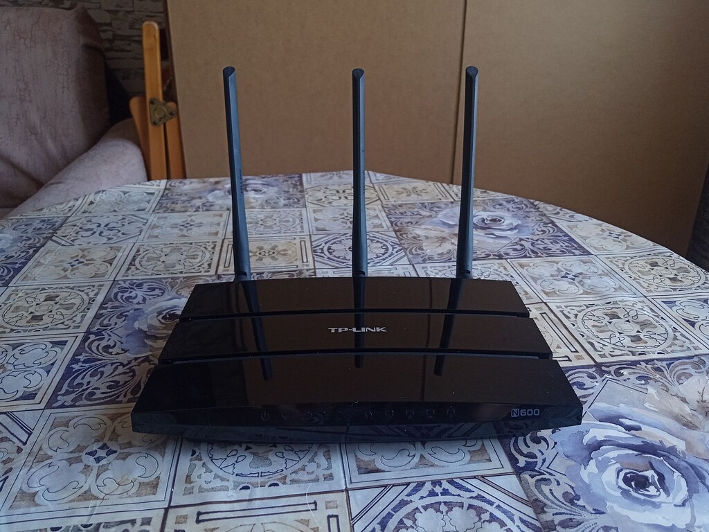 TP-Link N600 Wireless Dual Band Gigabit ADSL2+ Modem Router (TD-W8980) - 3