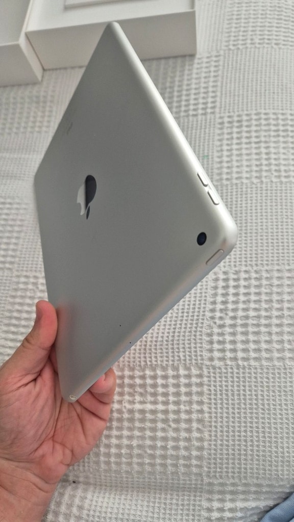 iPad 9. Nesil 64GB Wifi Gümüş Hatasız Çiziksiz - 6