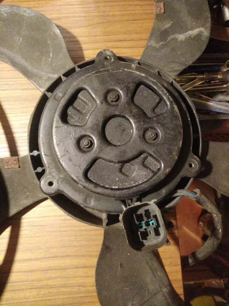 BMW FAN MOTOR - 7
