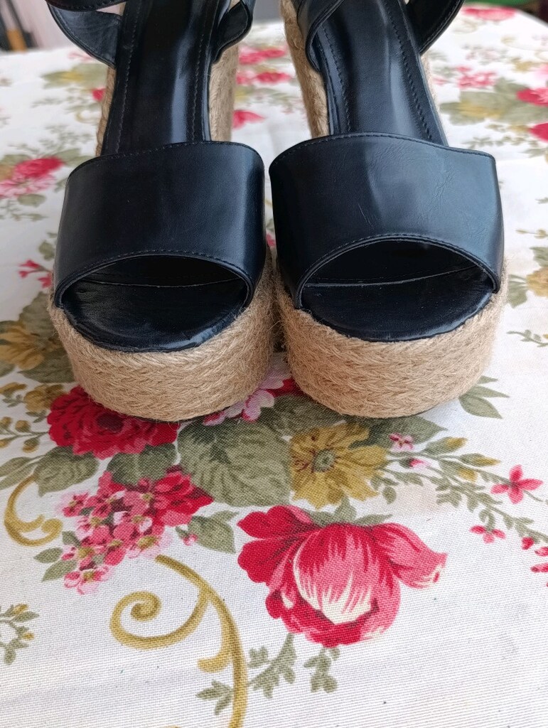 Siyah dolgu topuklu hasır tabanlı platform sandalet - 4