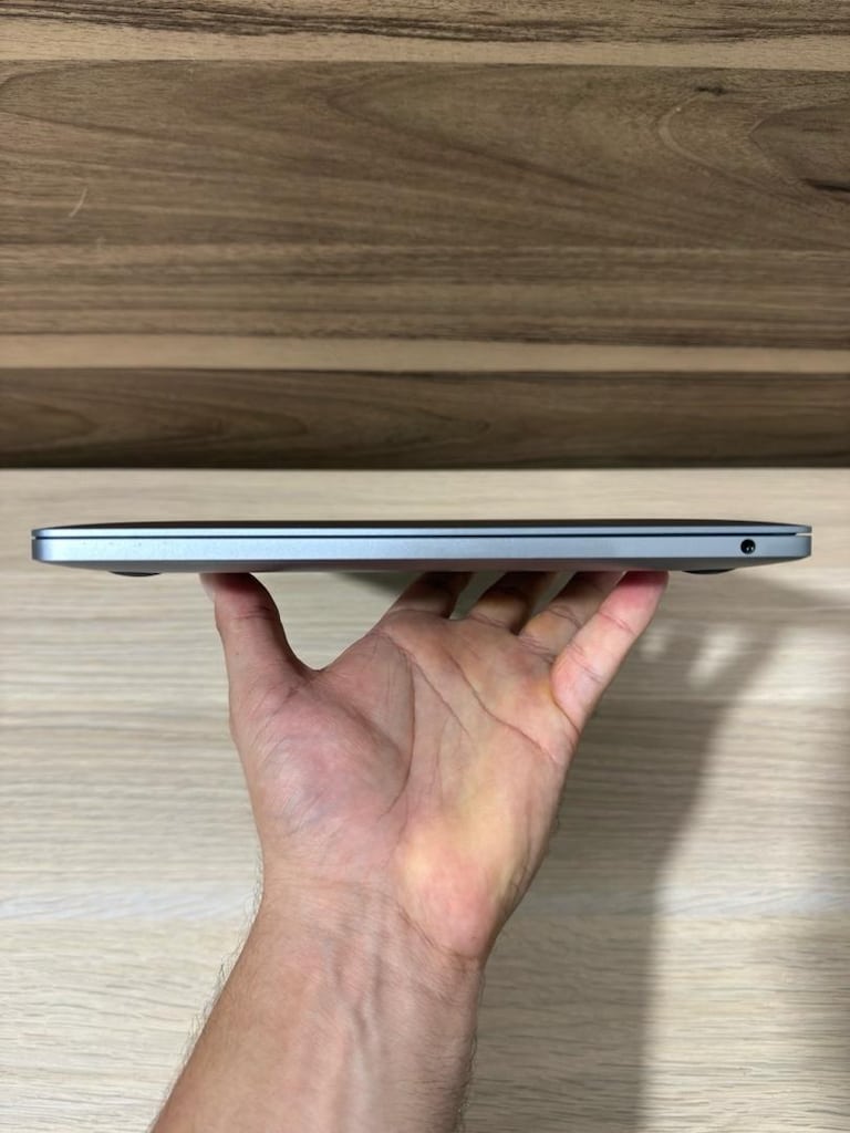 MacBook Pro / M1 / 13 inç / 8 GB Ram / 512 GB Ssd - 6