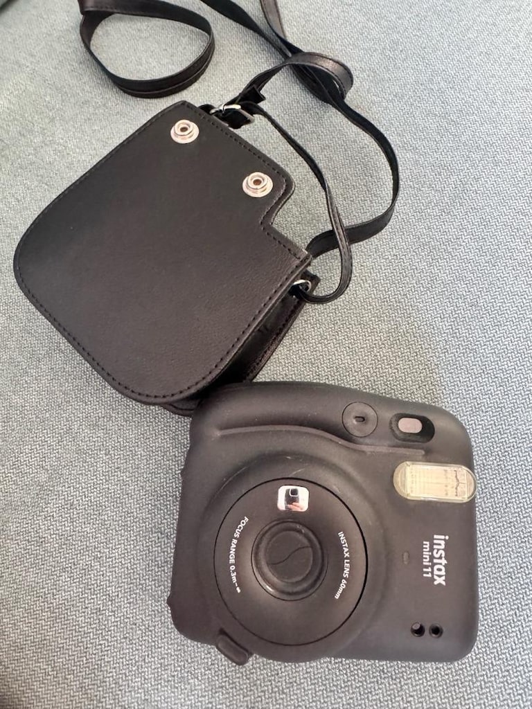Fujifilm Instax Mini 11 – Charcoal Gray (siyah/gri). - 2