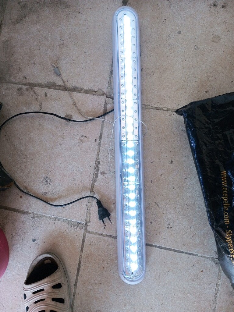 şarjlı ışıldak led ışıldak sorunsuz piyasada 500 lira - 2