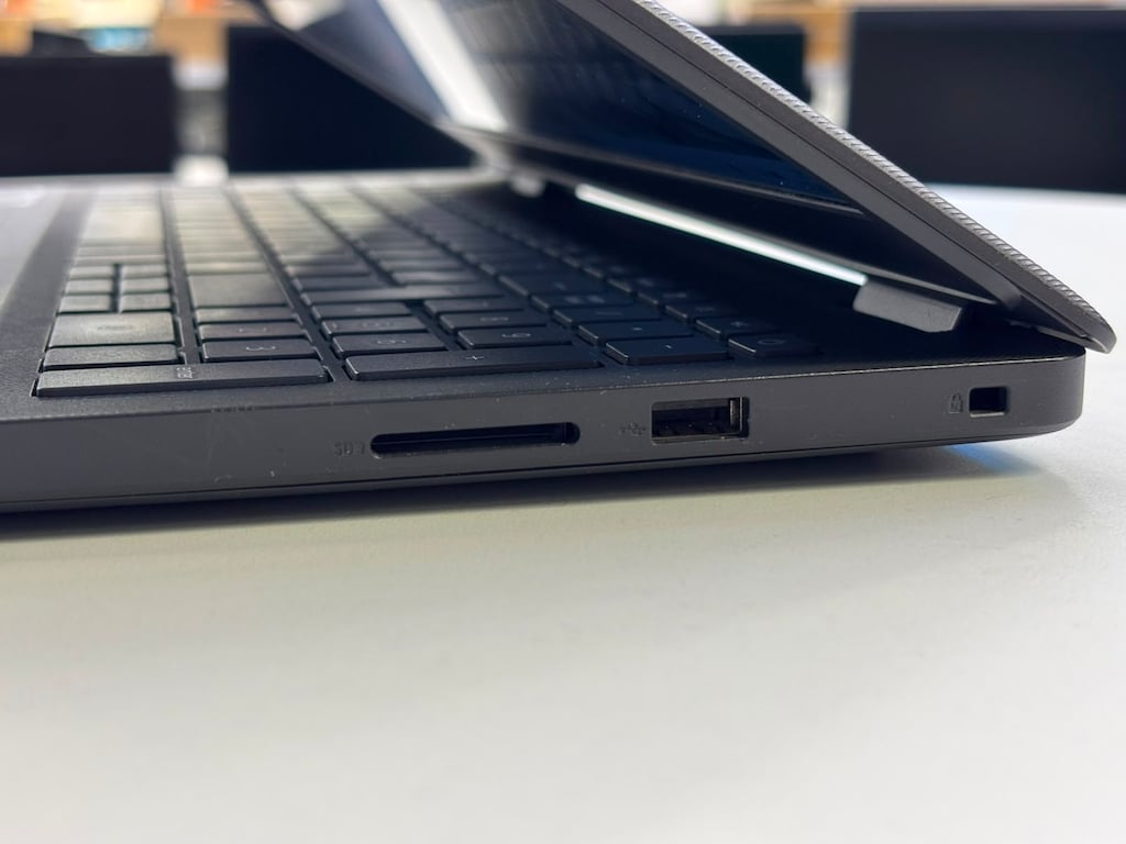Dell Vostro 3500 İ5 11.Gen 16Gb Ram 512Gb M2 Ssd 15.6" Laptop - 3