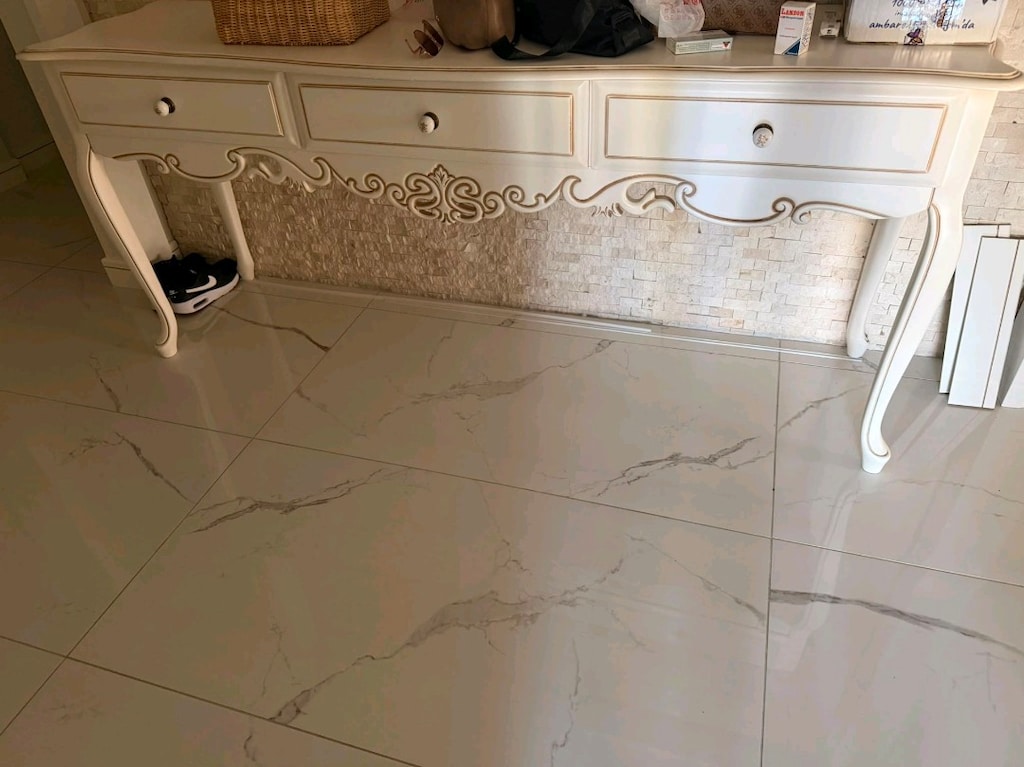 Dresuar 190 lık 3 çekmeceli aynalı. uygun fiyat