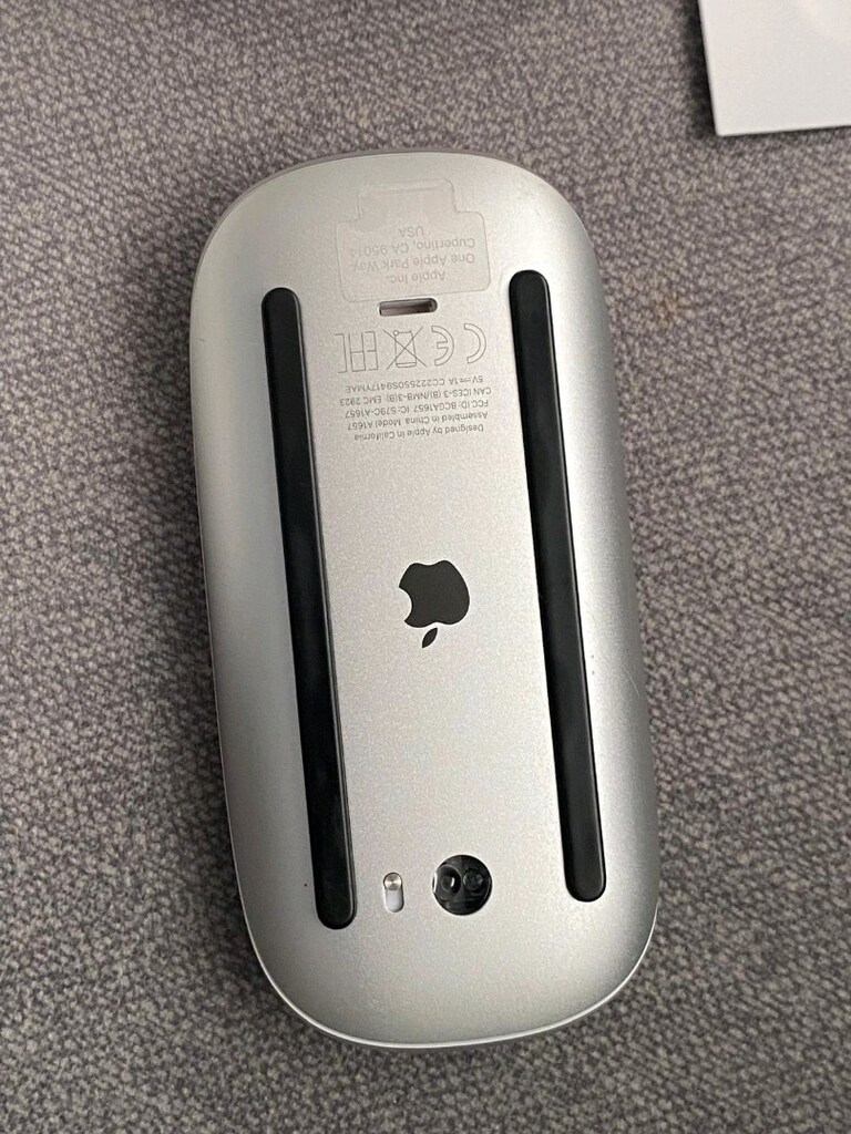 Apple Magic Mouse beyaz renkli, dokunmatik yüzeye sahip kablosuz fare. - 3