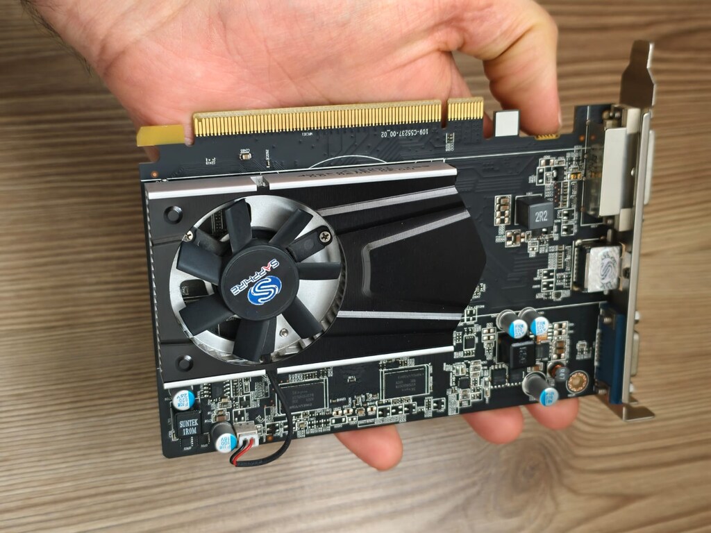 SAPPHİRE R7 240 4GB EKRAN KARTI - 4
