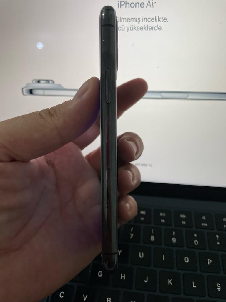iPhone 11 Pro - 3