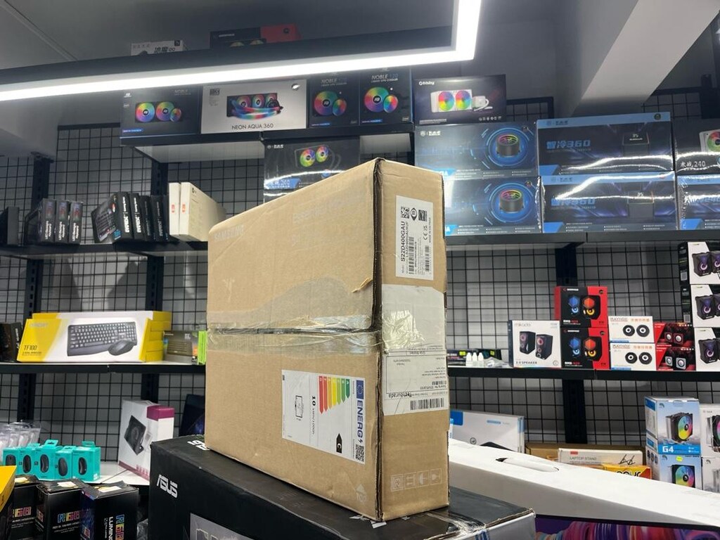 SAMSUNG 22” IPS PİVOT 2-HDMI,2-DP Kutulu Monitör-Fi Bilgisayar - 3