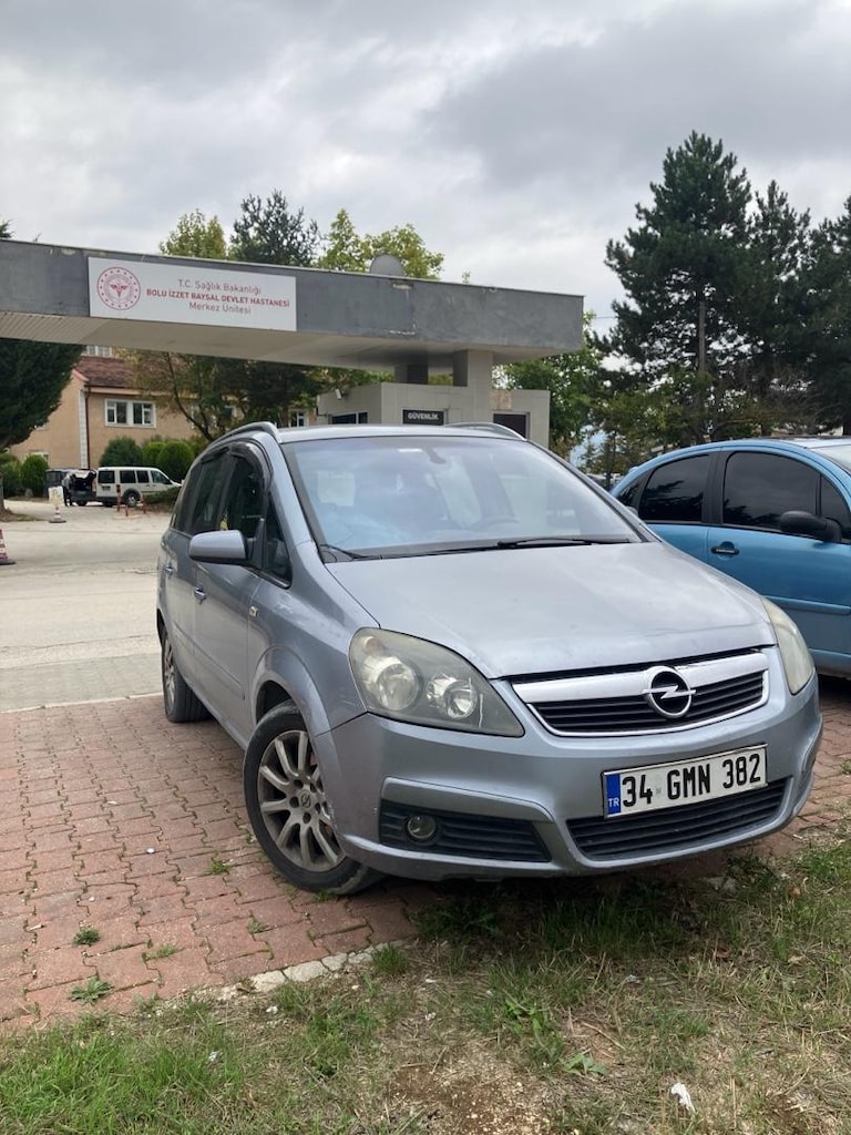 hasarsız Opel Zafira 7 kişilik çeki demirli - 2