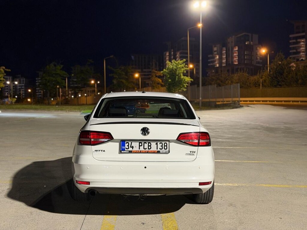 2015 MODEL OTOMATİK ÇOK TEMİZ FULL BAKIMLI AİLE ARACI - 9