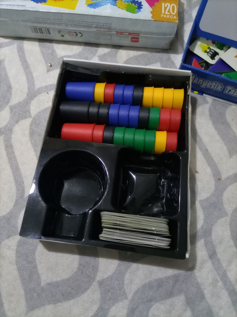 3 adet kutu oyuncaklar takas olur - 3