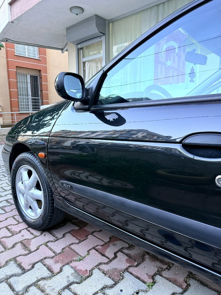 Safkan benzinli hiç LPG görmemiştir 2.0 2000 model.288000 km - 7