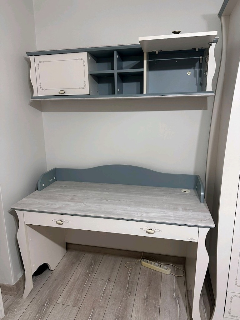 Çalışma Masası ve Kitaplık - 3