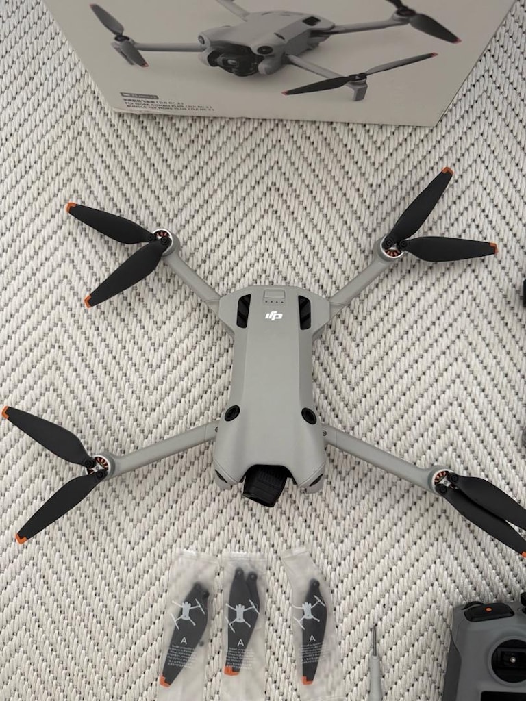 DJI MINI 4 PRO FLY MORE COMBO PLUS (DJI RC 2) - 3