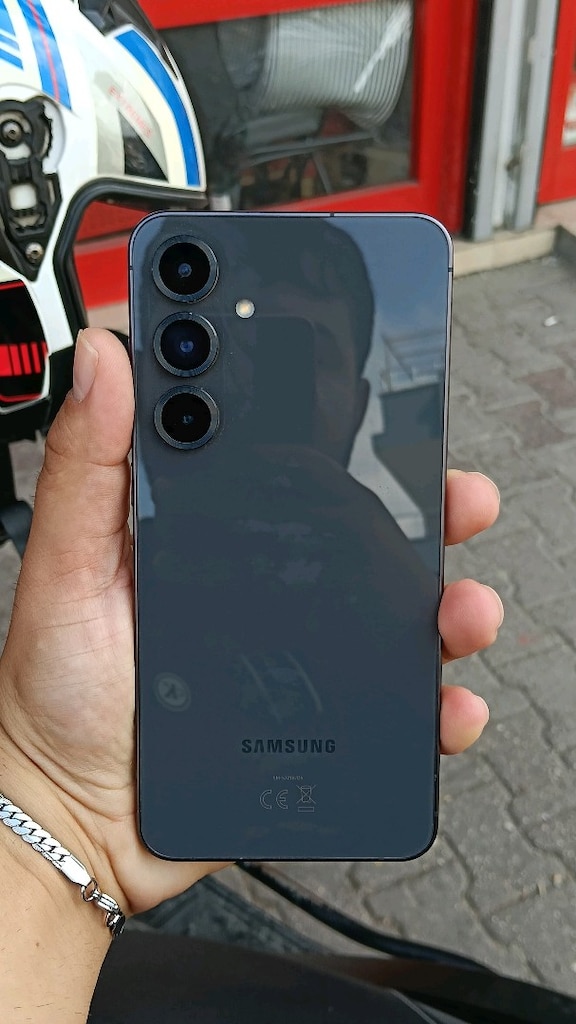 Samsung S24 FE, 256 gb - 3