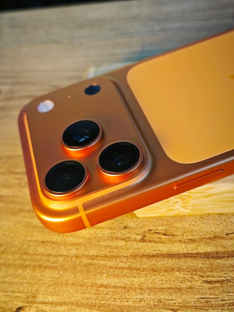 17 pro 512 GB. pil 100 şarj devir 230 - 5